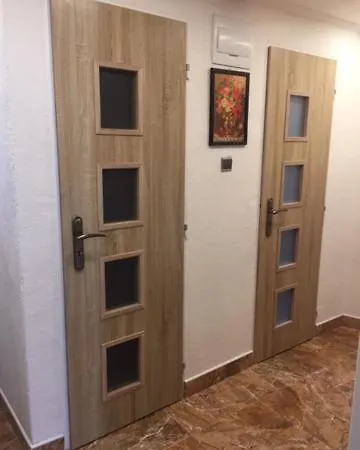 Apartman Deny דירה דצ'ין